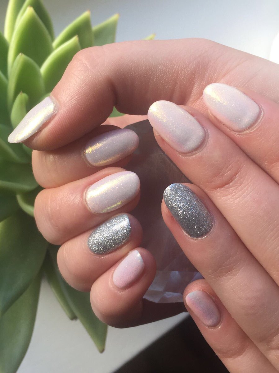 BeauBeauty28's tweet photo. Cool winter tones 💙💙💙 #instanails#nailsofinstagram @salonsystem @ScratchMagazine @NailproMagazine https://t.co/dpJ4kNbo9I