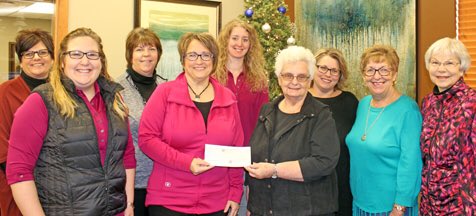 MidwestDionne's tweet photo. Proud to be a part of @MidwestBank & make the #BarnesvilleMN VFW Auxiliary ladies day with $500 in cash! #MidwestGives shares gratitude to local nonprofit chosen by the public. https://t.co/q1TUWbfFo5