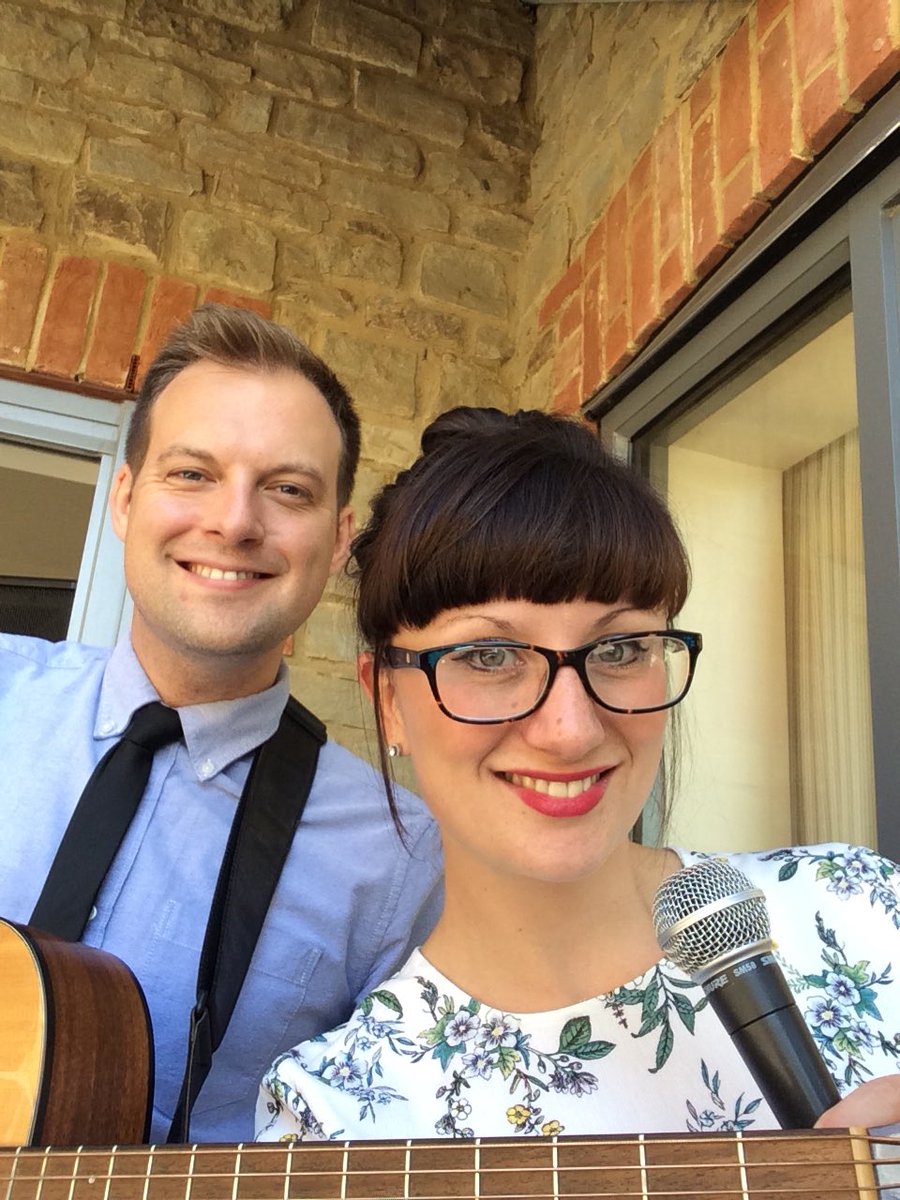 CoastersBand's tweet image. We’re on @theoxrowinn in a bit. A wonderful place to keep warm on a freezing cold evening! @Fullers @FullersEvents #wiltshour #livemusic #acoustic