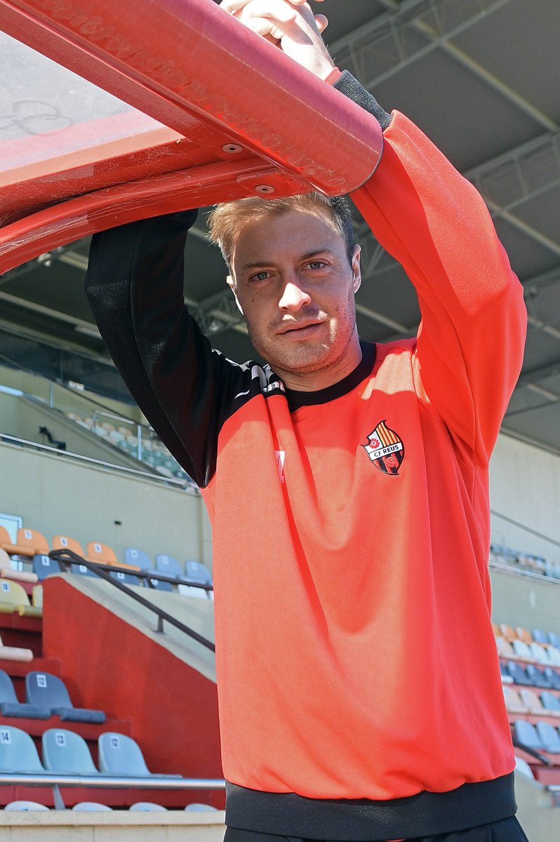 'Soy más de hechos, no me gusta vender humo'. Entrevista con el capitán del <a href="/cfreusdeportiu/">CF Reus ⚽️</a> <a href="/gsuolmo/">Jesús Olmo</a> Fotos: @tito_pedros diaridetarragona.com/deportes/Soy-m…