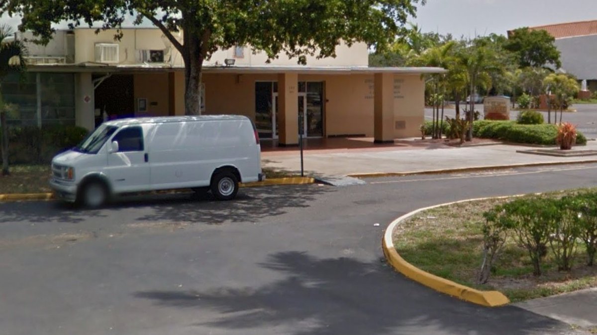 #BREAKING Child from South Florida school dies after being rushed to hospital bit.ly/2kcMNrg?utm_so… https://t.co/g3oLBtjPMq