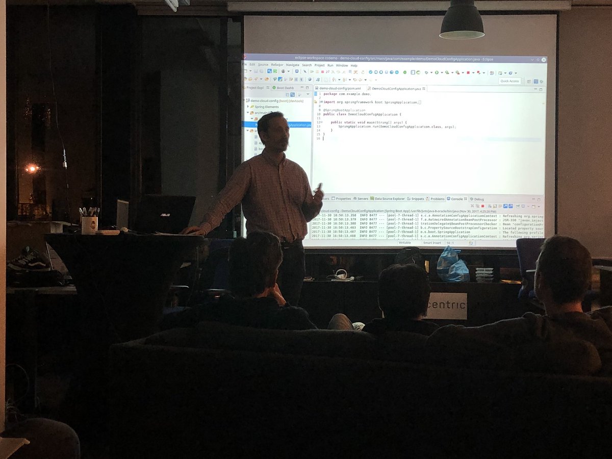 codecentric_nl's tweet image. Tijdens het tweede deel van de kennisavond verteld Manuel ons meer over #SpringCloud. #kennisdelen #devthursday