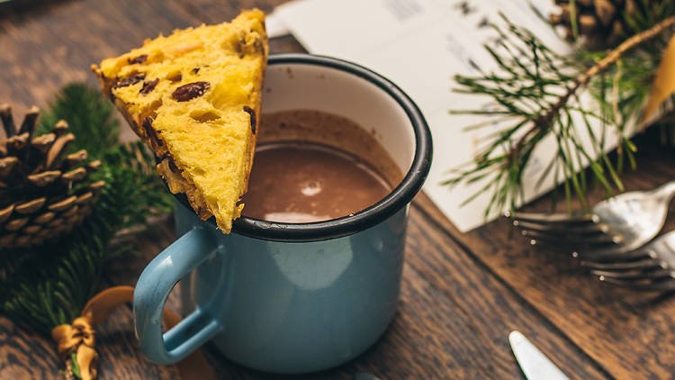 A hot-tail bar (a bar for hot cocktails, duh!) has opened on the roof of <a href="/Selfridges/">Selfridges</a>. timeout.com/london/news/a-…