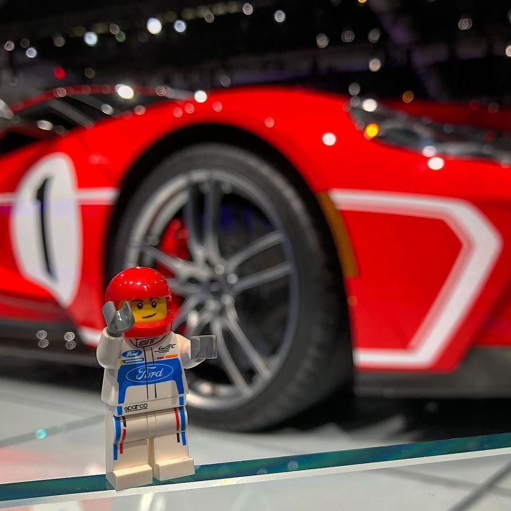 TomMorgan3's tweet photo. He wasnβt quite tall enough to reach the pedals... Shot on #iphonex
#fordlaas #legome #fordgt #automobilityla #cars #lego #carsofinstagram #laautoshow @laautoshow @automobilityla @fordperformance https://t.co/Ir6SHeE5wA