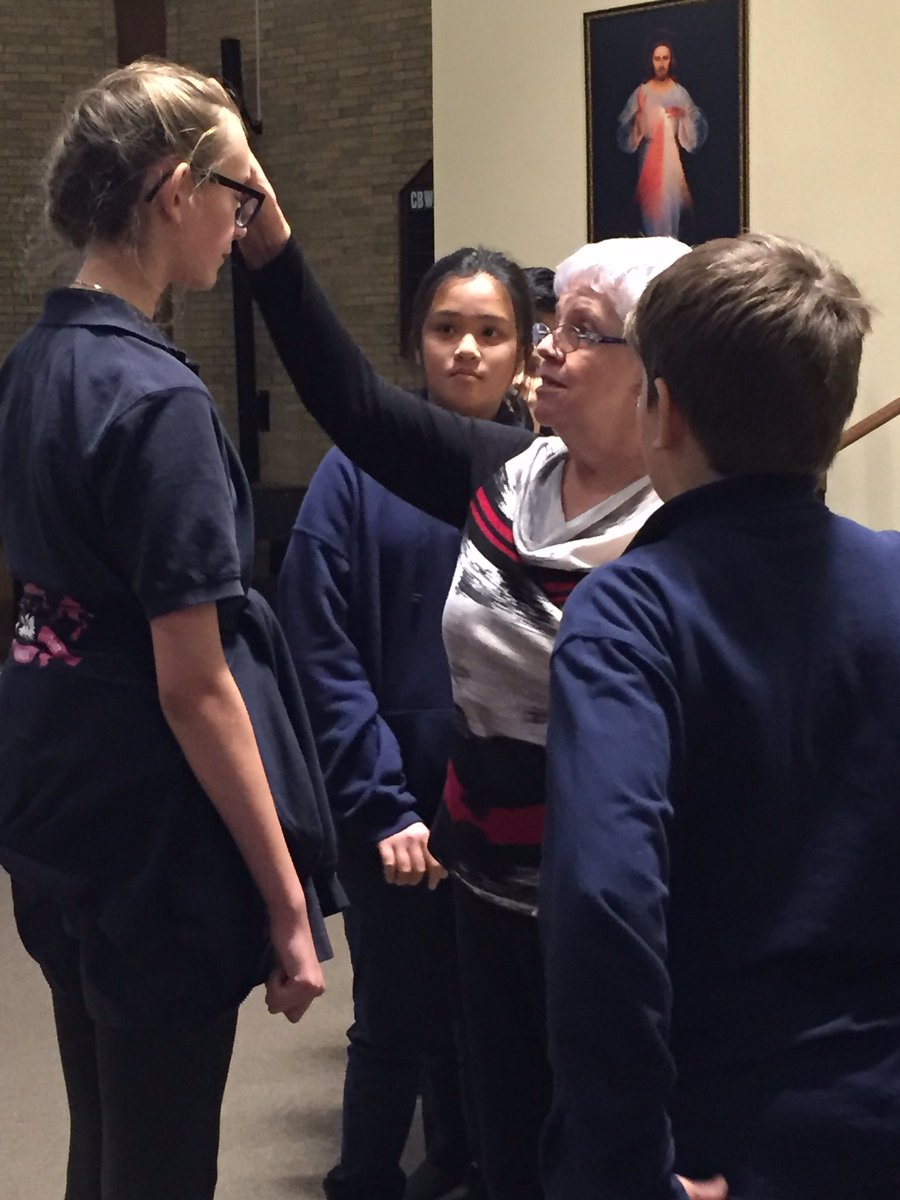 MrsDias_QH3's tweet photo. Preparing to receive the gifts of the Holy Spirit this coming Saturday #confirmationprep @QHMilton @KThomsonQH @MsSheakr https://t.co/00W4QQA2J1