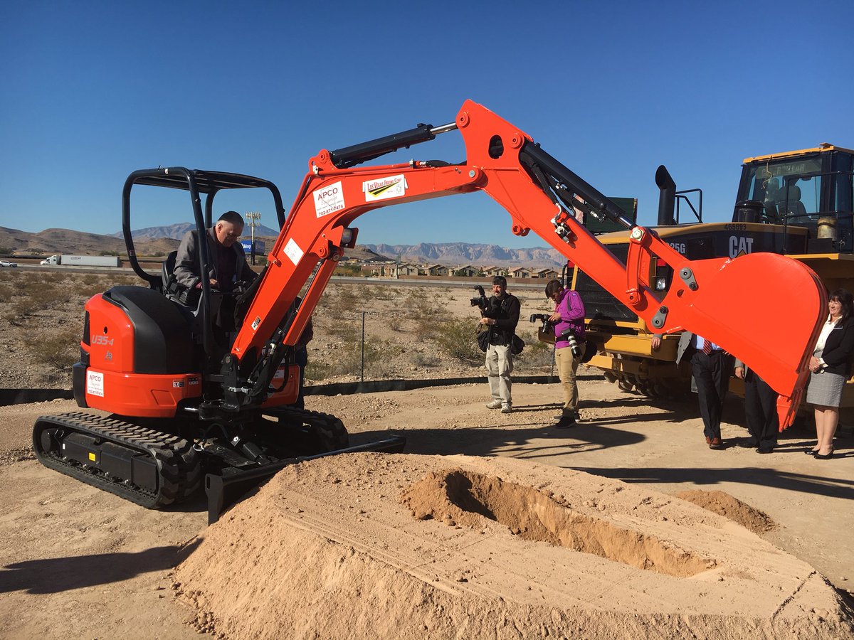 ClarkCountyNV's tweet photo. Groundbreaking for $34M interchange at I15 and Starr Ave. 18 month project will improve #traffic flow in growing southern #ClarkCounty #Vegas https://t.co/MfUXIdGyCq