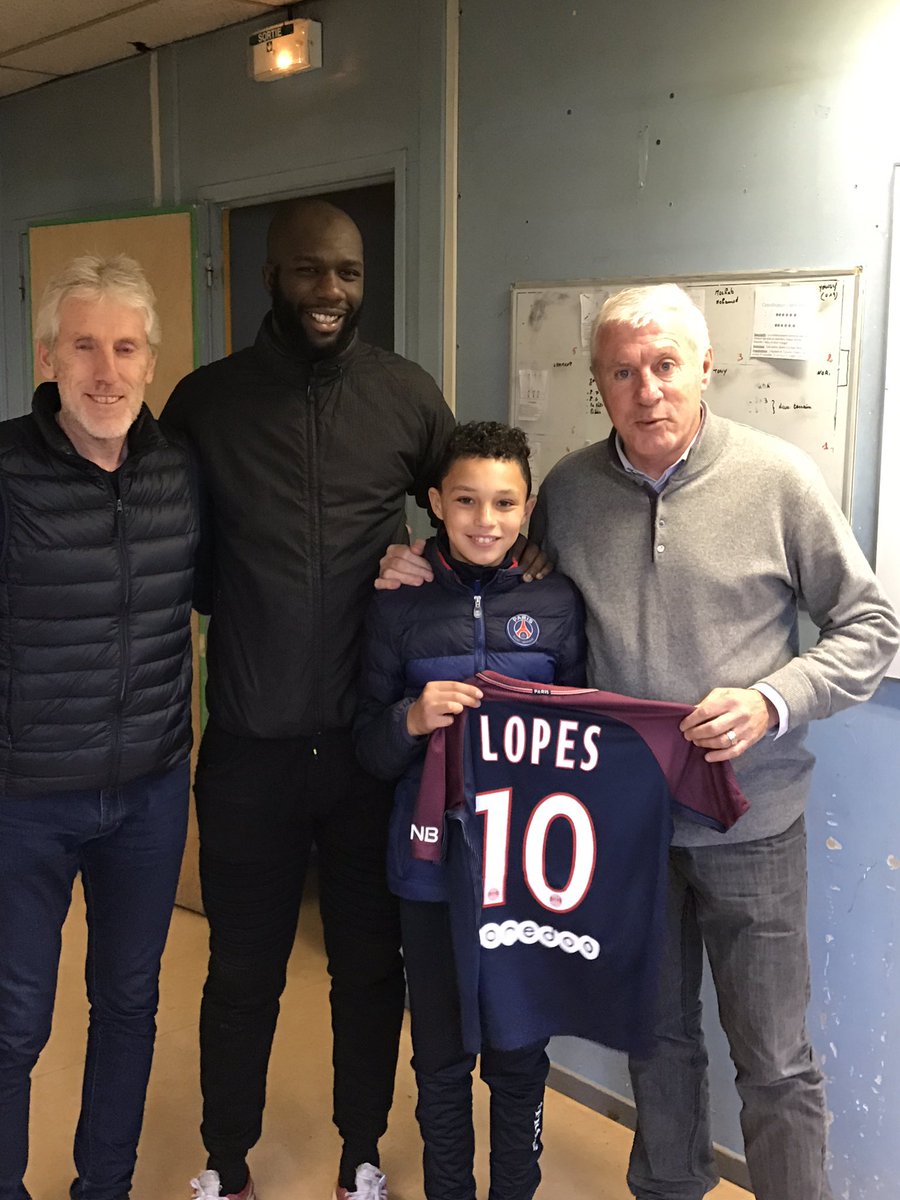 Les bonnes nouvelles s'enchaînent pour la formation du FC Montfermeil.  Cette après-midi en compagnie de Mr FERNANDEZ Luis et Mr REYNAUD Pierre, le  jeune LOPES Emerick né en 2005 s'est engagé pour