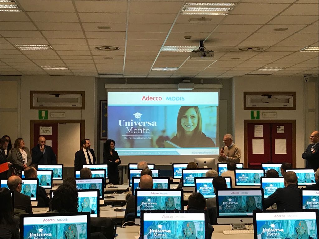 MichelaS75's tweet photo. #UniversaMente2017 a @unisa. Un fantastico evento di @AdeccoItalia e @ModisItalia volto a portare valore agli #studenti e alle #aziende. Esperienze che diventano un bagaglio per il #futuro! #orientare #ispirare #immaginare. https://t.co/cDY5a6BFZw