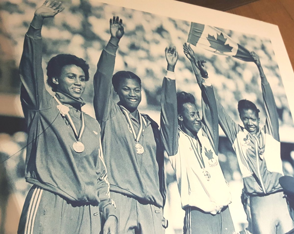 charmainecrooks's tweet photo. #ThrowbackThursday @AthleticsCanada @thecgf @killingbec #ACTBT #teamwork https://t.co/LlylrGmg2v