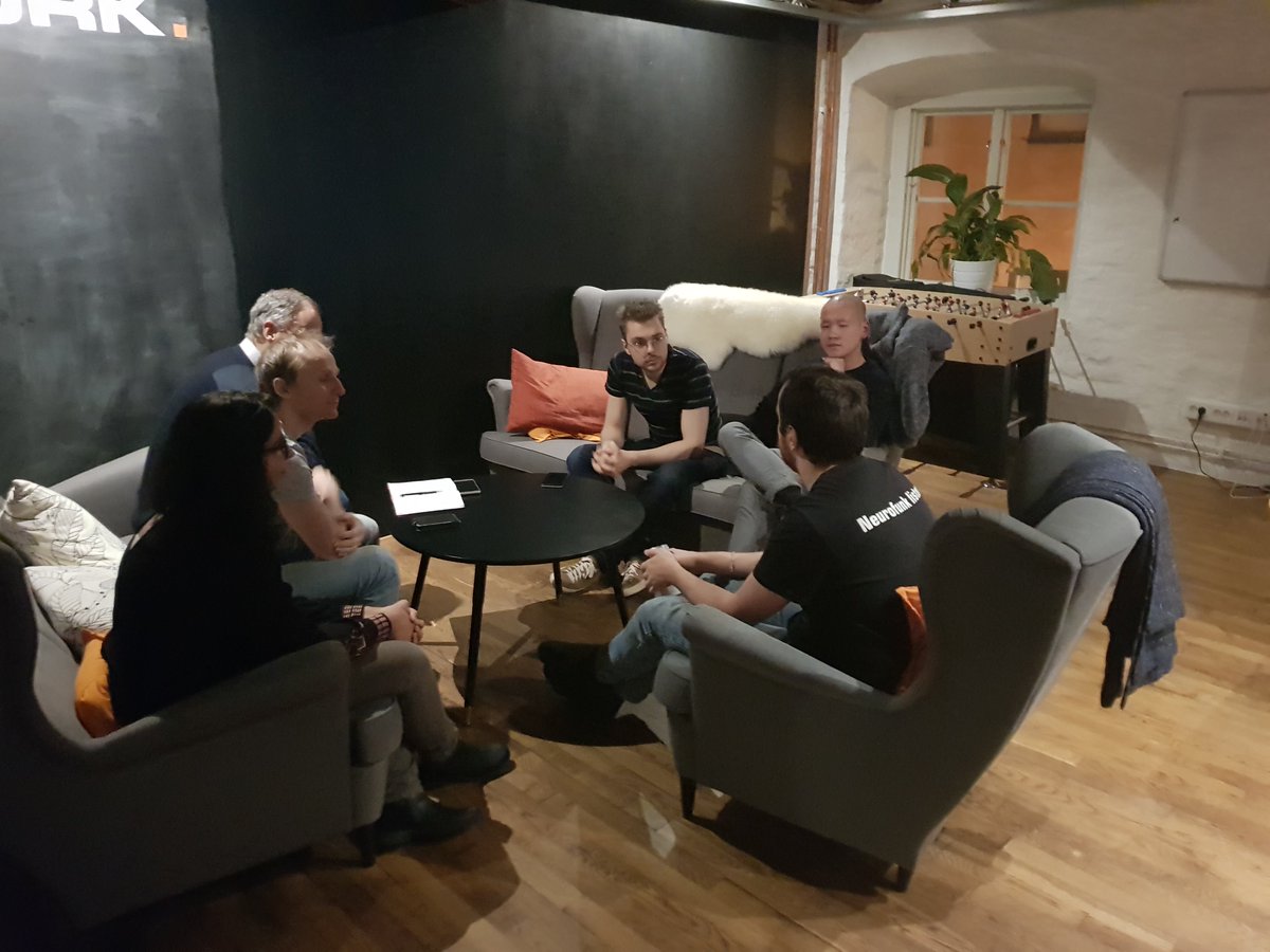 "Do *large* teams break all kind of process?" are having a very vocal discussion :o Beware! If you sit in the couch you have to be on fire! (ofc a joke, everyone is very friendly)