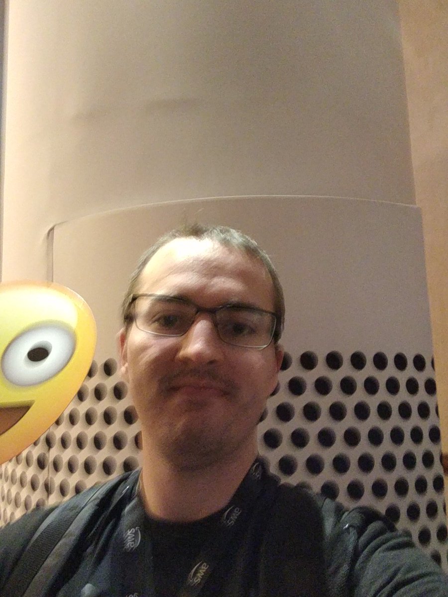 MrOreos's tweet photo. #BigEchoSelfie @alexadevs https://t.co/RMpewhHkQ2