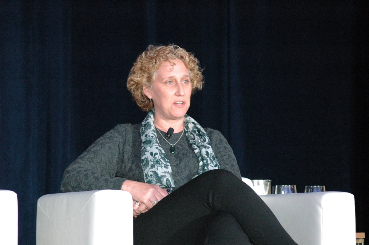 .freemanjr: #Nurses face the same battle - 14 screens filled with every data point available but it doesn't make the story of the patient stick out #ONC2017 #Nursing #HealthIT