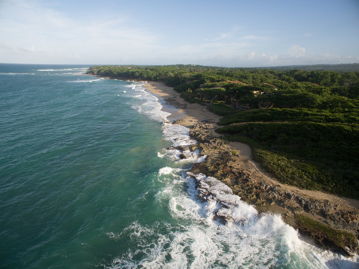 NATURACABANA's tweet photo. Finding the courage to embark on a journey across the world in search of yourself. #SignsYoureARealAdult #ThursdayThoughts https://t.co/1OzE58GGZn