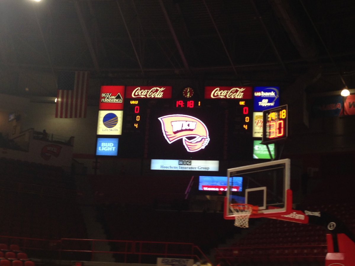 Getting ready for tip-off from WKU as <a href="/UEAthletics_WBB/">Evansville Women's Basketball</a> gets set to take on the Lady Toppers. Tip is at 7 p.m. on 91.5 FM and the Aces Radio Network. #AcesAces