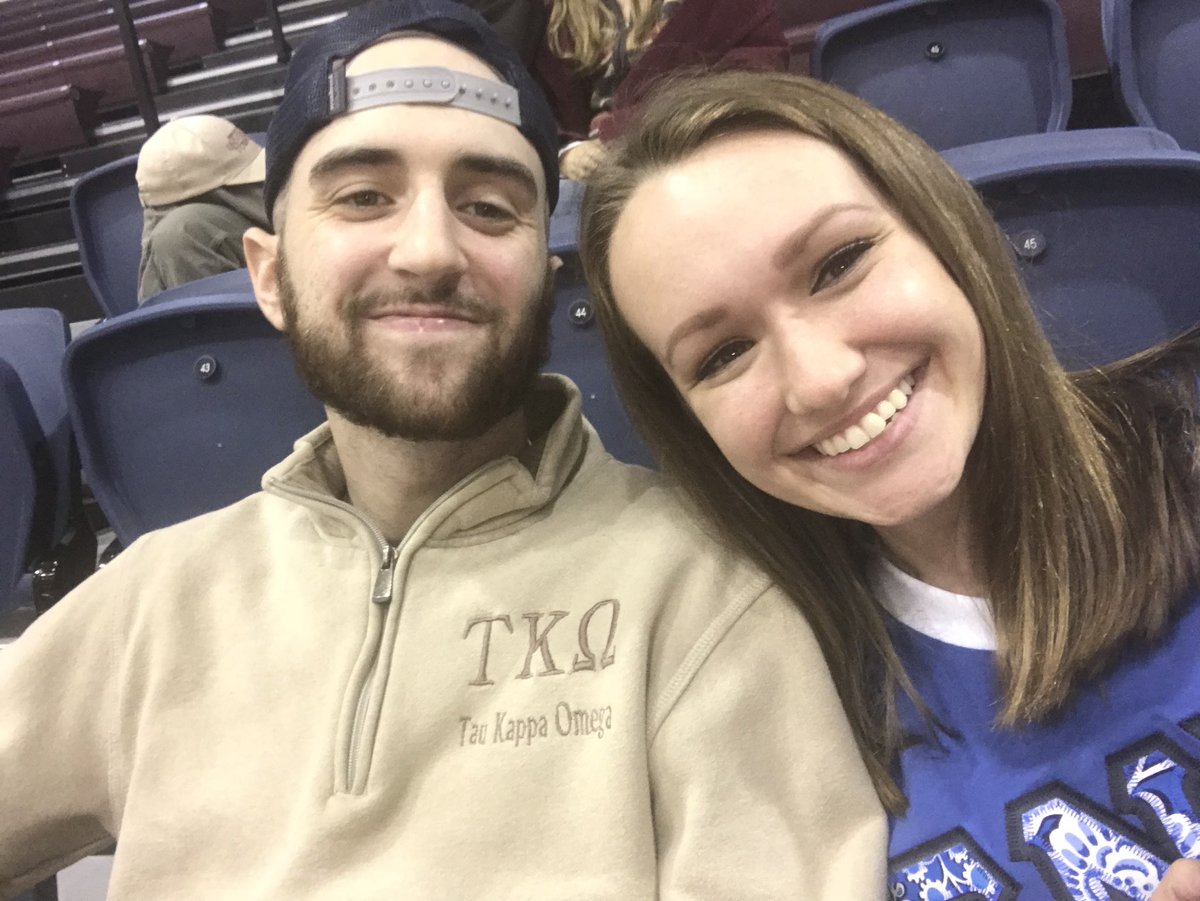 mirabellamgl's tweet photo. Tap siblings reppin Siguhmuh at the men’s b-ball game!! #Fall17 #FiredUp #ShineOn #SportComm @LeeUFlames https://t.co/eNeuzOIECr