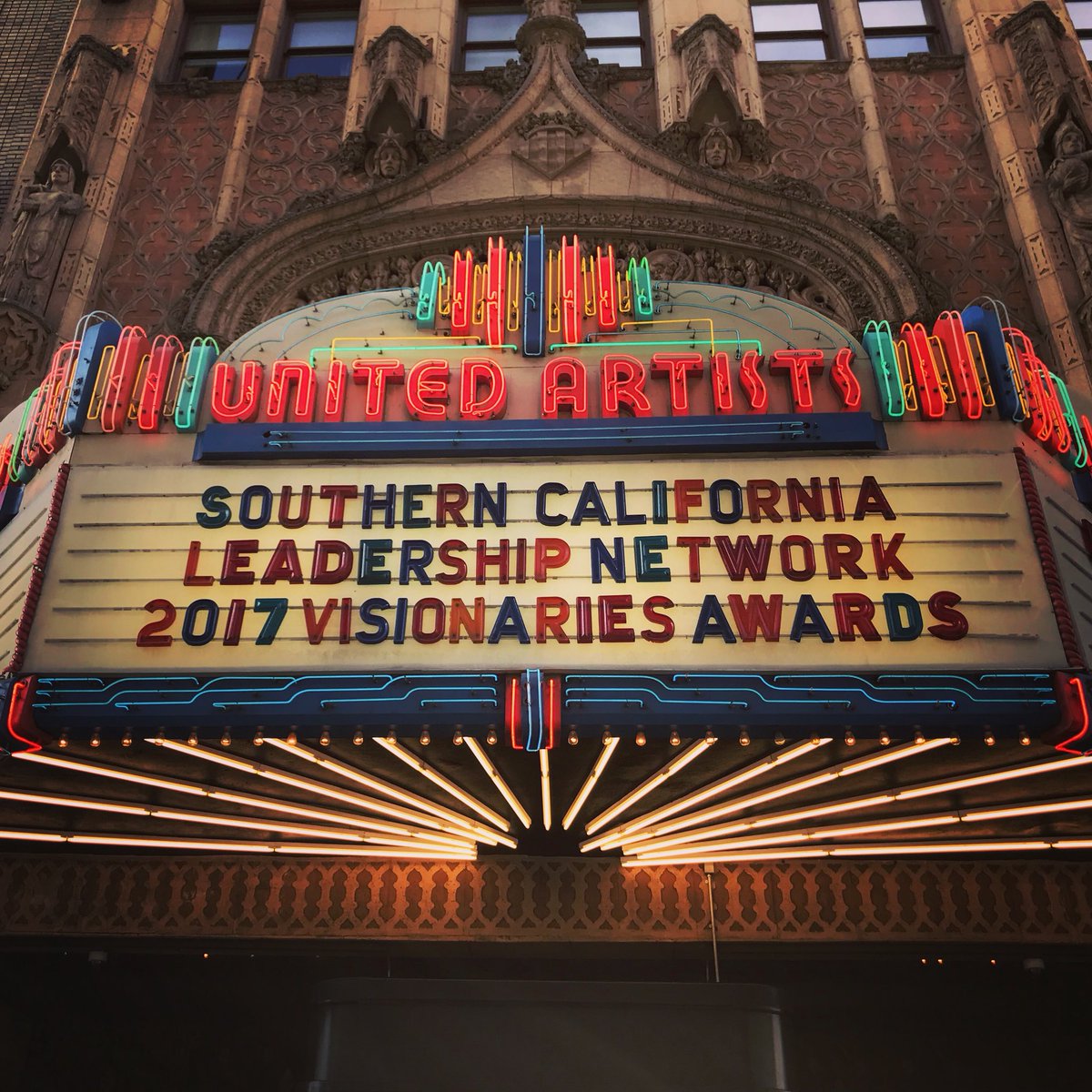 LAAreaChamber's tweet photo. We’re kicking off our celebration of @SCLN’s 30 years of inspiring leaders and driving change right now at the 2017 #VisionariesAwards! https://t.co/NUq90xlemh