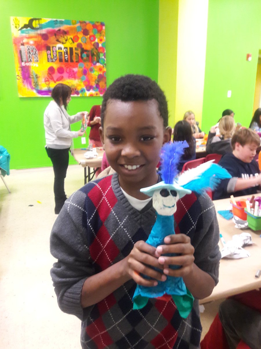 Gracias <a href="/HolmesPTO/">Holmes School PTO</a> Students created amazing Catrinas <a href="/ExploreNMMA/">Mexican Art Museum</a>  <a href="/ChristineZelaya/">Dr. Christine Zelaya</a>
