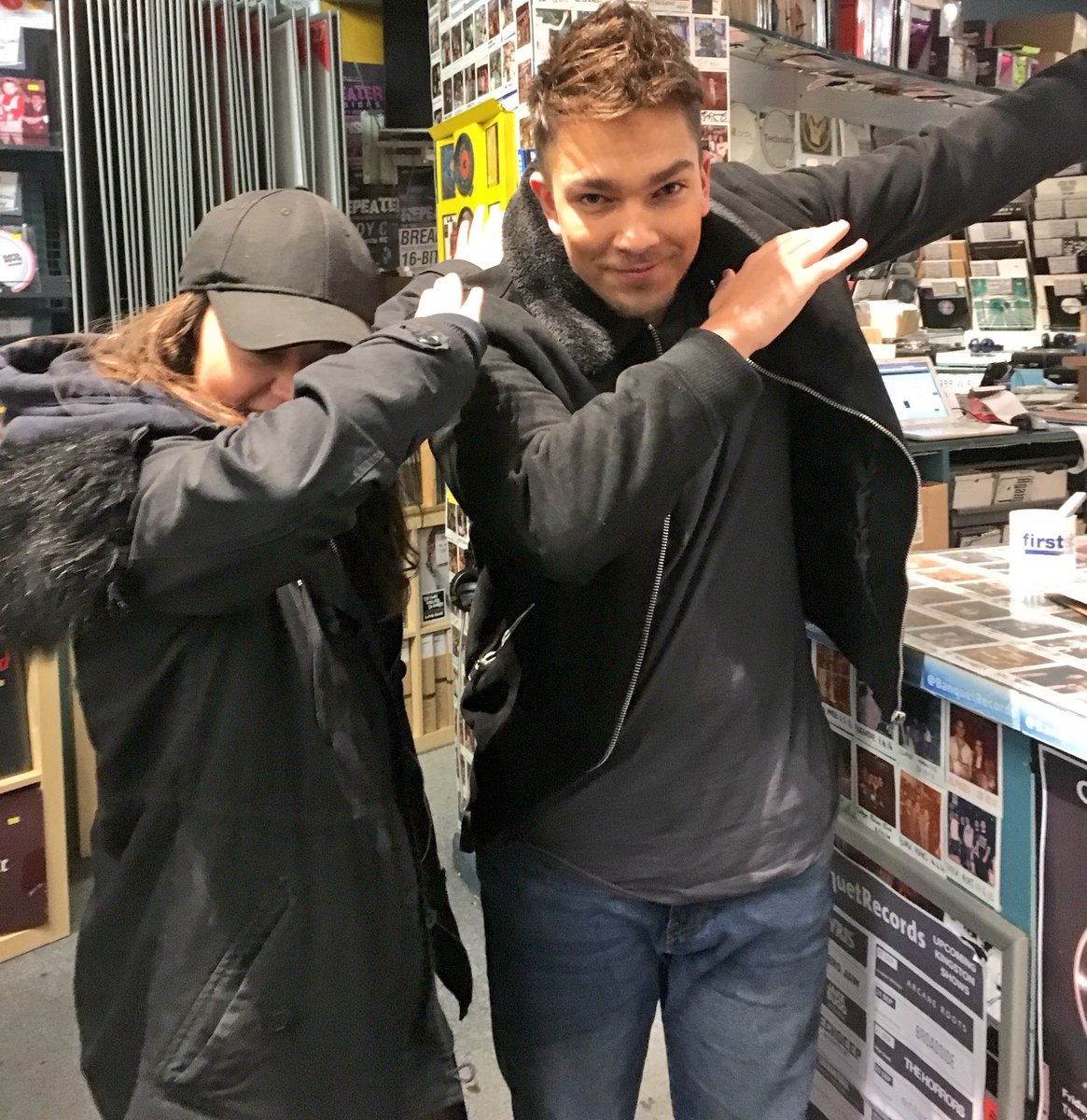 teddyupdatez's tweet photo. Matt with fans at his signing in Kingston https://t.co/xy1sylhwBN