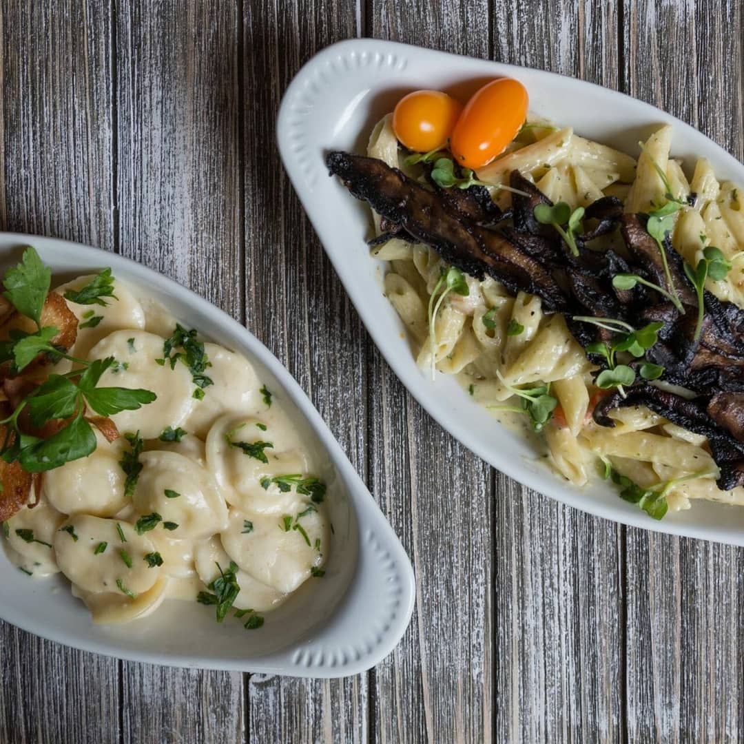 decorielevents's tweet photo. Foodstyling some mouthwatering (and very tempting…) new dishes for Bites Cafe! 
 Photography by Moshe Grunfeld 📸 
 #foodstyling https://t.co/X2JIwDowok