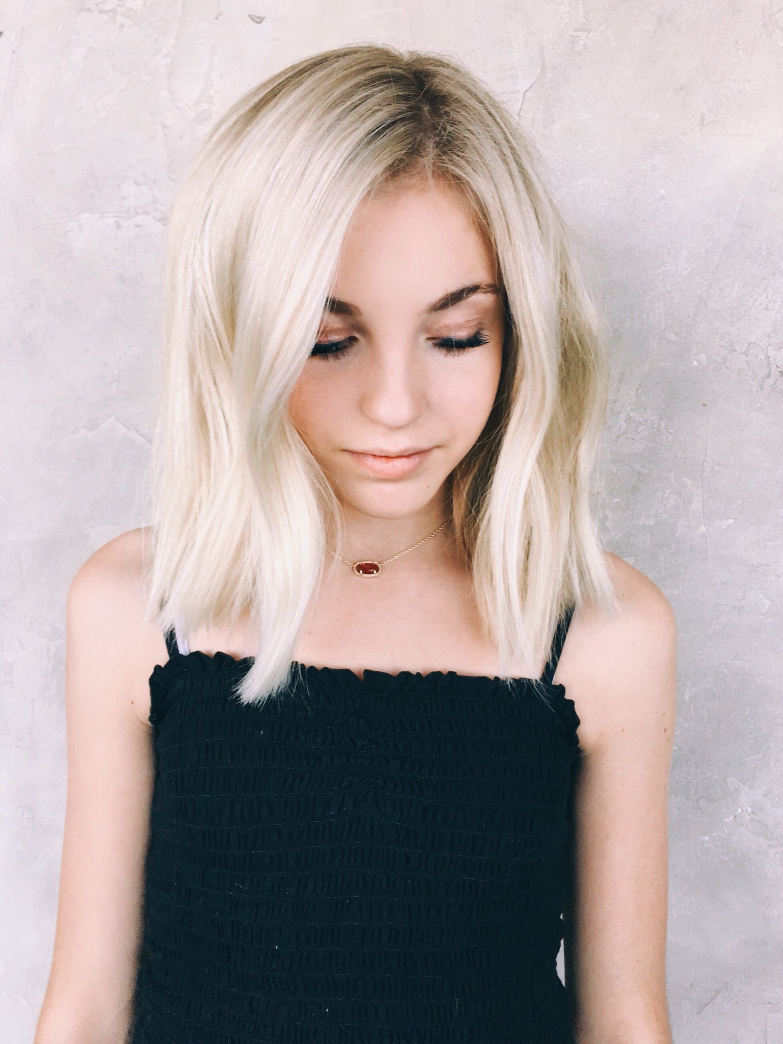 When my hair looks good, I feel good 💁🏼‍♀️. My new favorite product is @Pantene's Micellar Revitalize Foam Conditioner! It keeps my hair moisturized without weighing it down! ❤❤#ad #PantenePartner #StrongIsBeautiful https://t.co/lAqJvORxNu https://t.co/nVBJeIdDw2