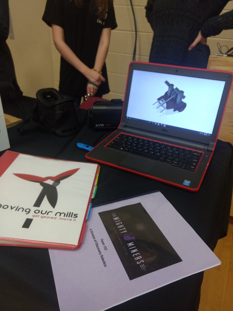 DiscoveryRobot1's tweet image. Discovery Robotics was happy to present a booth at the prospective parent meeting tonight !!