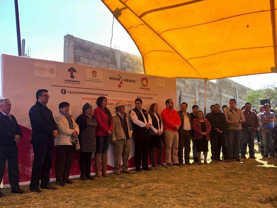 DiianaPerezB's tweet photo. En apoyo a los ocoyoaquenses de la comunidad de #SanPedroAtlapulco, inauguramos el Comedor Comunitario que beneficiará a las familias con alimentos a un bajo costo, una alimentación balanceada y nutritiva.
#Ocoyoacac
#YoCercaDeTi https://t.co/64FWS2gdDq