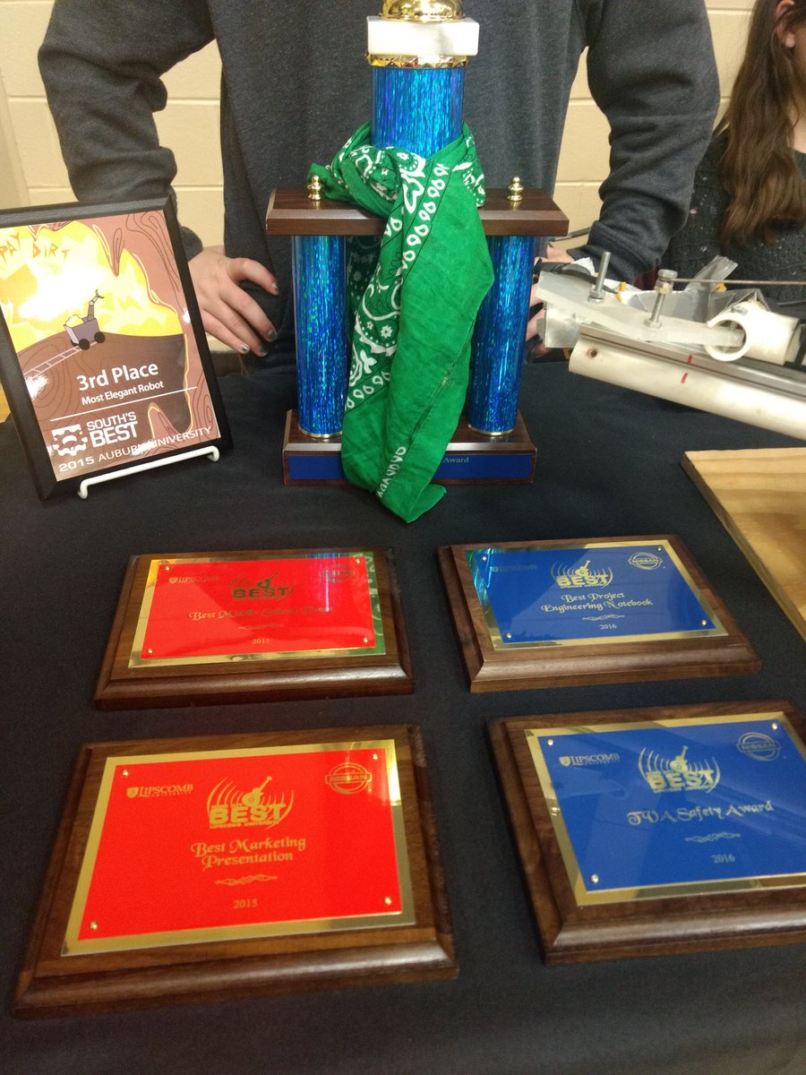 DiscoveryRobot1's tweet image. So proud to show off our Music City Best awards !!