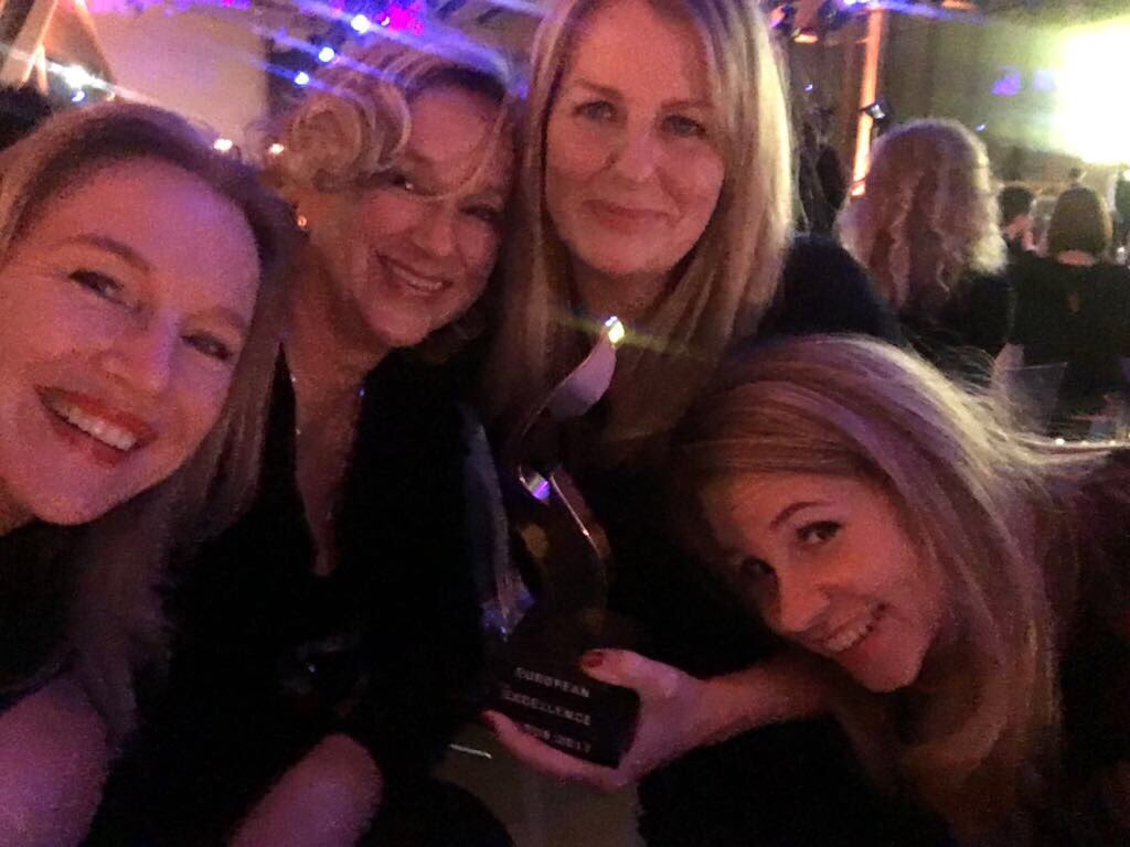WillekeRuiten's tweet photo. ING’s Culture Book winner of the European Excellence Award Internal Publication. Proud! @JyttePlomp @JosjeSchiltmans, Nathalie van t Klooster @ingnl_werkenbij ingnl_werkenbij #EEA2017 https://t.co/uZvSxcmVkf