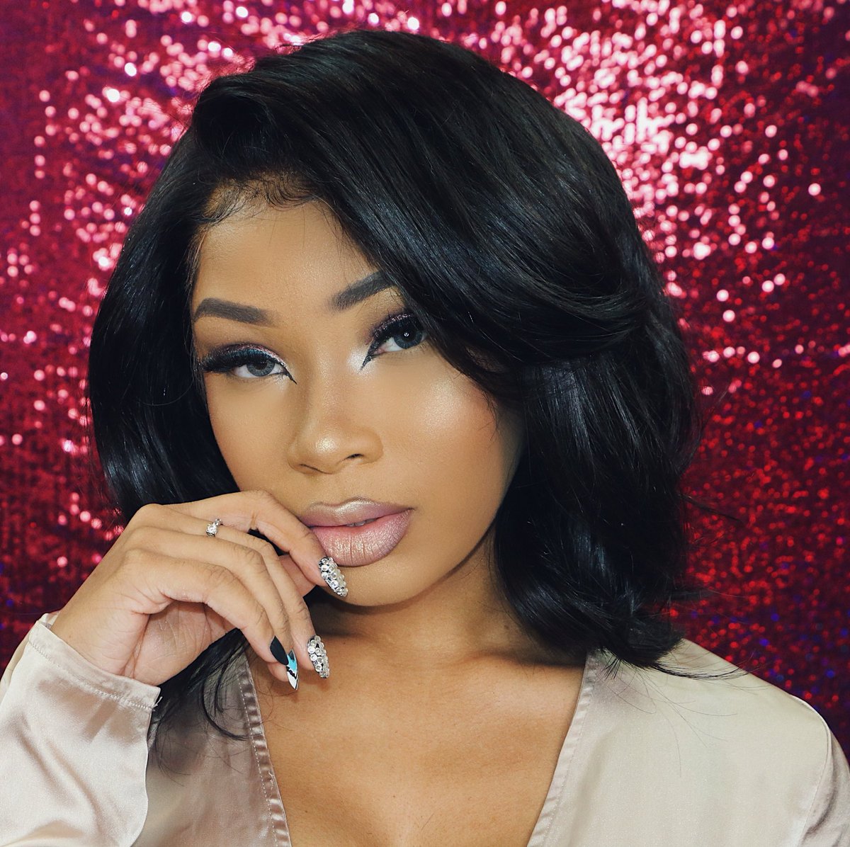 AaliyahJay's tweet photo. New YouTube Video ❤️ I speak about something very important to me and the rest of the beauty community and I’m happy to be teaming up with @SleekMakeupUSA to express what we’re all passionate about. Head to my YouTube channel to watch! #MyFaceMyRules https://t.co/Le249xXya7 https://t.co/FXr9MRY6qW