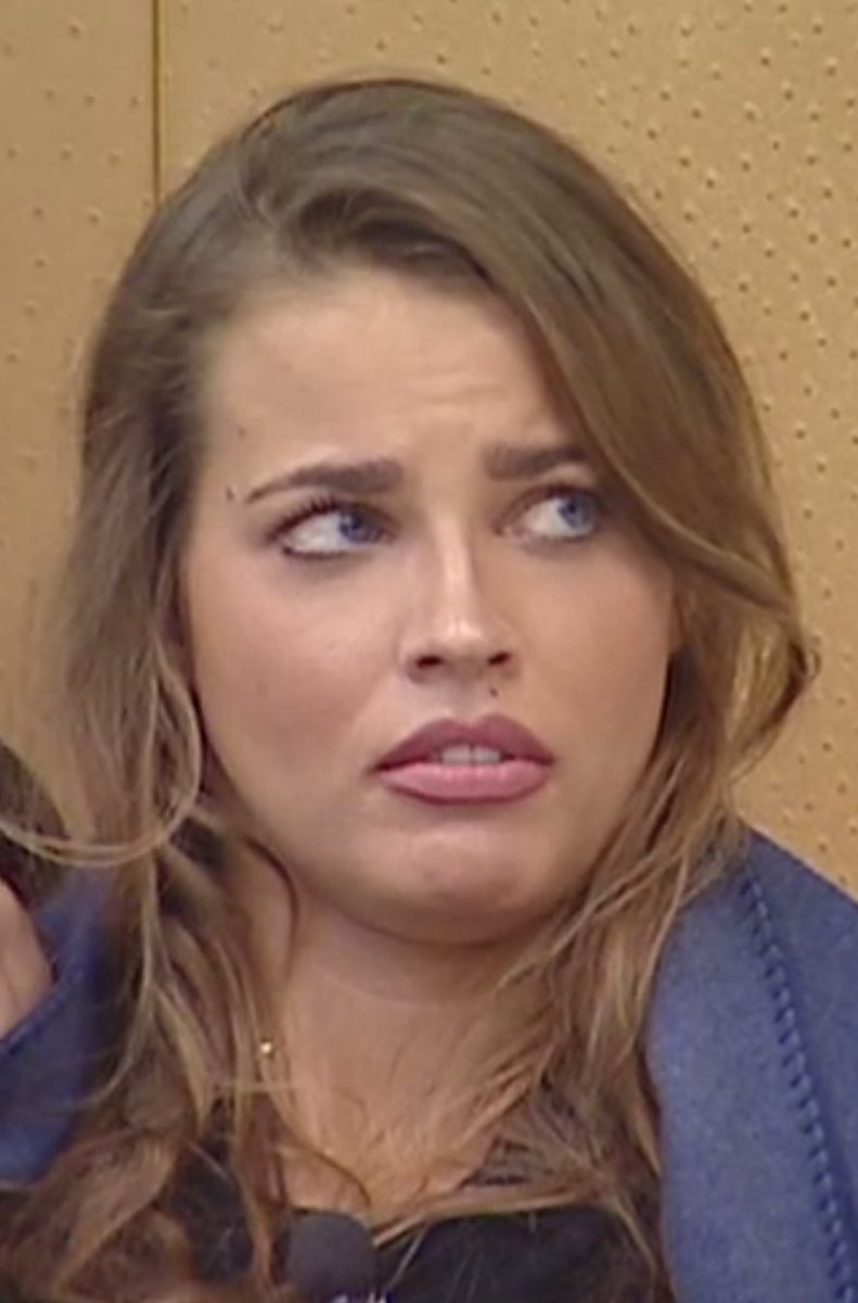 commediaidioti's tweet photo. @Neptune09er @ladyHawke2016 Le spagnole sono il CONCORRENTE OCCULTO del #gfvip2 

#TRASHSCHIZOFRENICO
#gfvip https://t.co/pgD9s3D0Hy