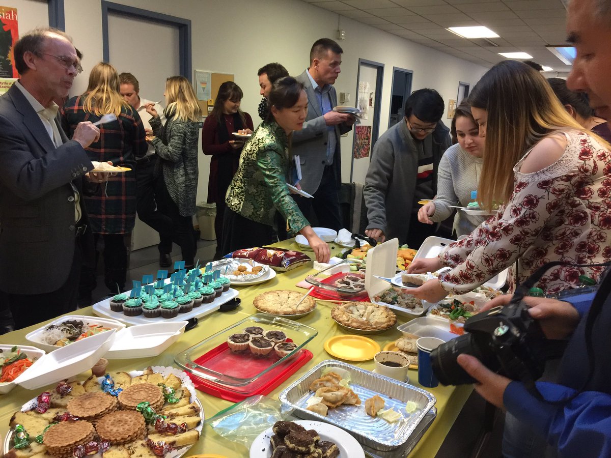 BeibeiXiang's tweet photo. Reciprocal Learning Program - Multicultural night at the Faculty of Education. Amazing performance! @RLPROGRAM https://t.co/zkgc9zbs9S