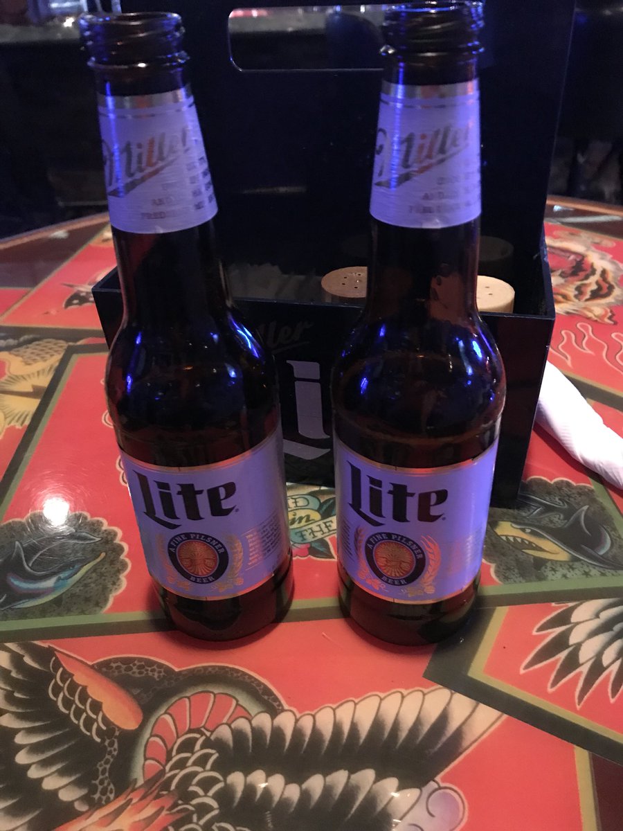 Mcshortstuf's tweet photo. When you don’t feel like going out but one of your best friends is having a bad day and needs you... #yougoout 🍺🍺 https://t.co/4Sz6sCNIB5