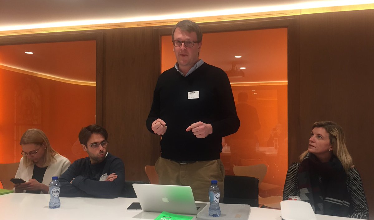 Toon's tweet photo. Enjoyed an inspiring evening talk by @bartdesmet57 (CEO @AgeasGroup) sharing his personal career lessons, corporate growth strategy, Asian challenges (e.g.: hiring 80.000 insurance agents in next months) & outlook for InsurTech impact.. #failingfwd #eobelgium https://t.co/Q67syEf75t