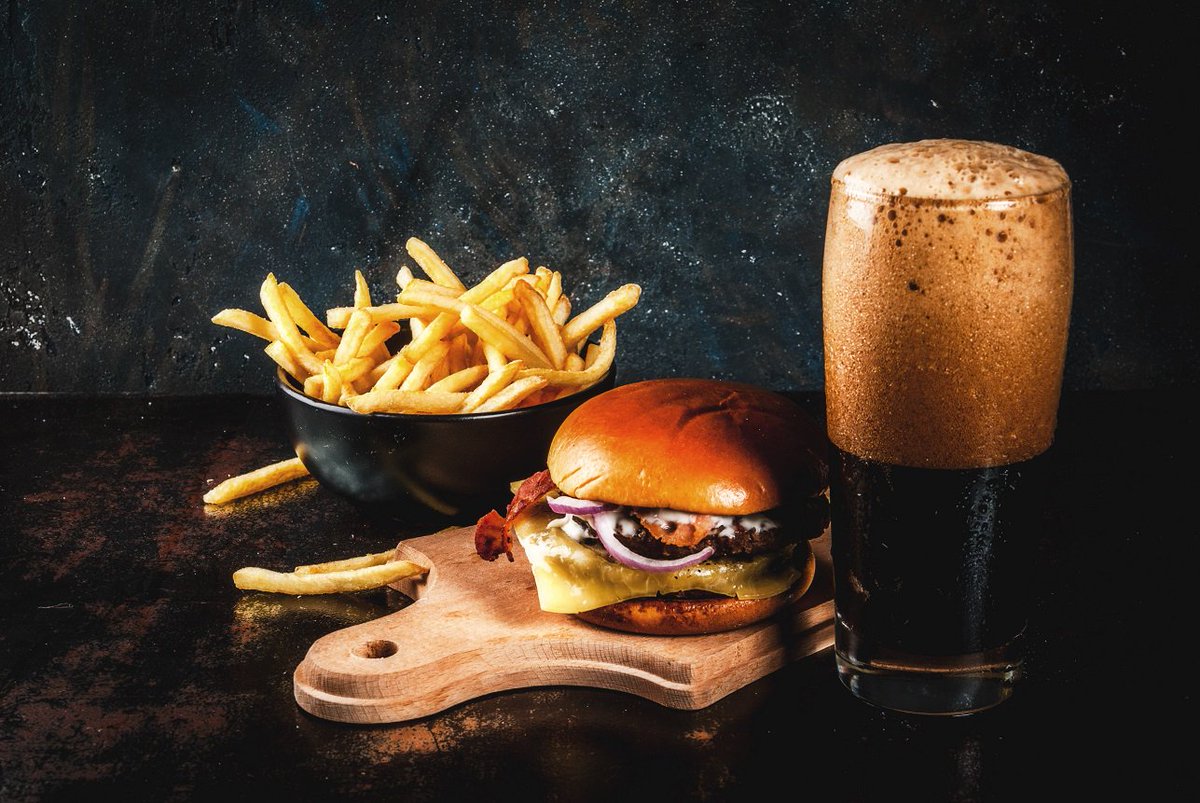 coffee_nitro's tweet photo. Who fancies getting their chops around this #foodiefriday #burger #menu #weekend #advent #firstofthemonth https://t.co/lkPfNjw5hK