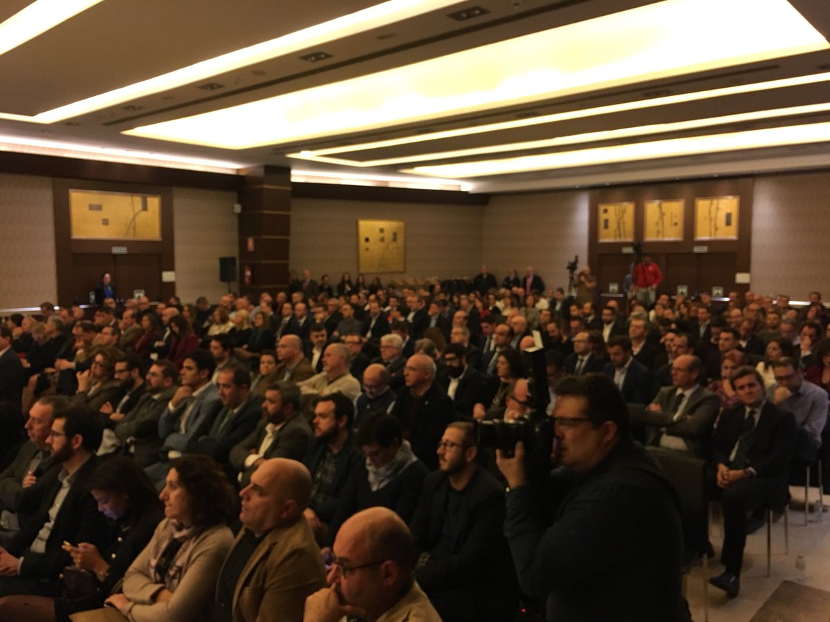 alicanteplaza's tweet photo. #aniversarioAP “No se puede construir una sociedad fuerte sin unos medios de comunicación fuertes como es el caso de @alicanteplaza” @sanchezcesar https://t.co/ue6Sp10E0i