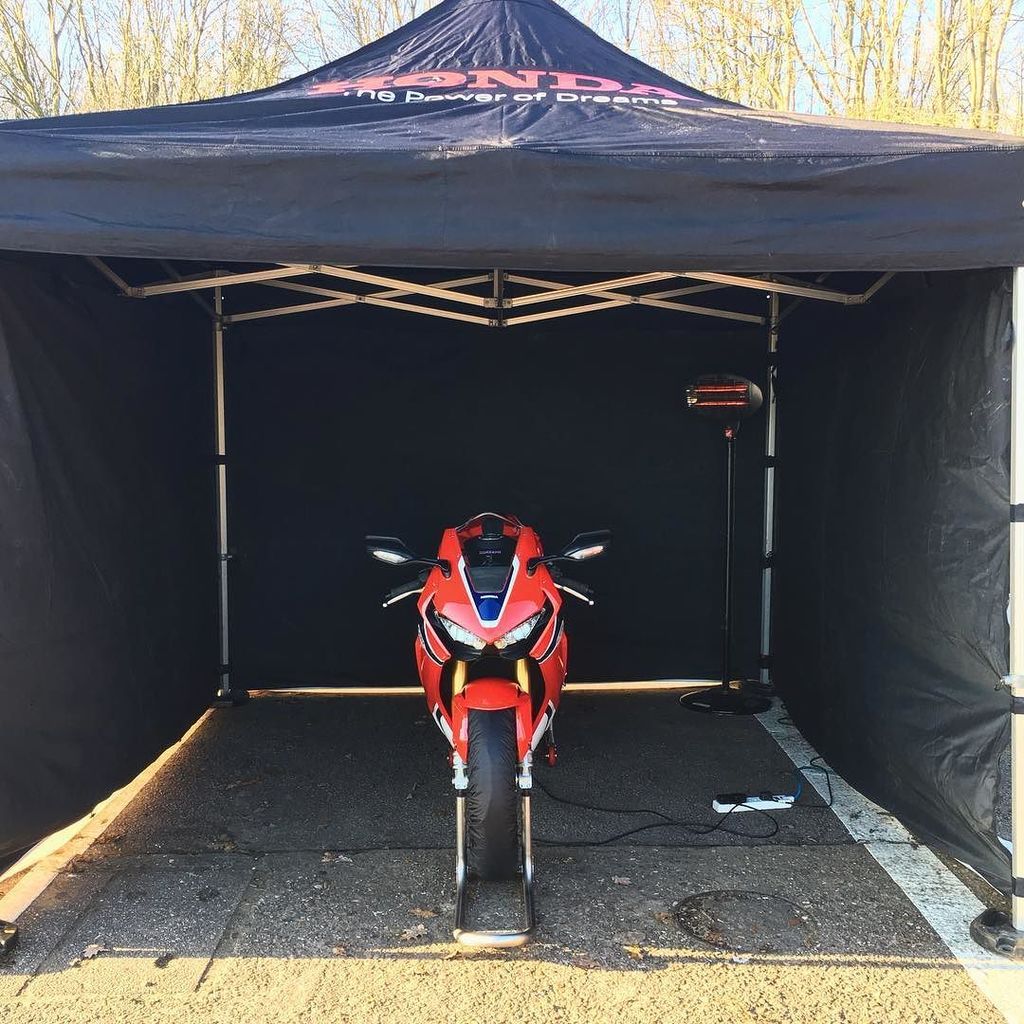 timrodie's tweet photo. Today I was a very lucky boy. Full factory support innit #didntridelikeit #slow #fastbiketho #fireblade #honda #gazebo #soichirostent #firebladesp #ireallywantone https://t.co/c1hkSVbHmz https://t.co/vb4fGgJofC