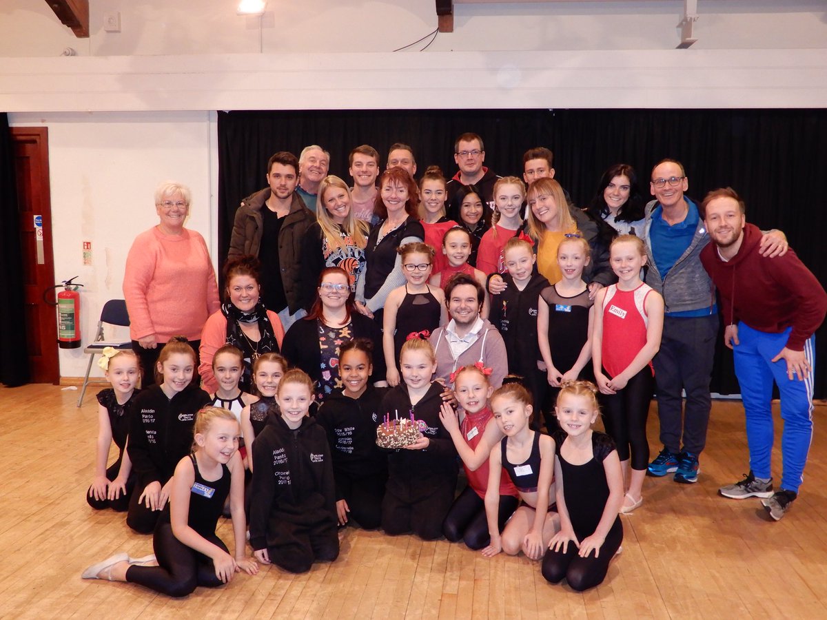 munchkindamo's tweet photo. Final day in the rehearsal room ✅ What a WONDERFUL company we have. Adore them! @JJHamblett @steveroylecomic @pracpilates @Olivia__5 @jm10blb @markpatersonuk  💖 https://t.co/kazrXnCRMu