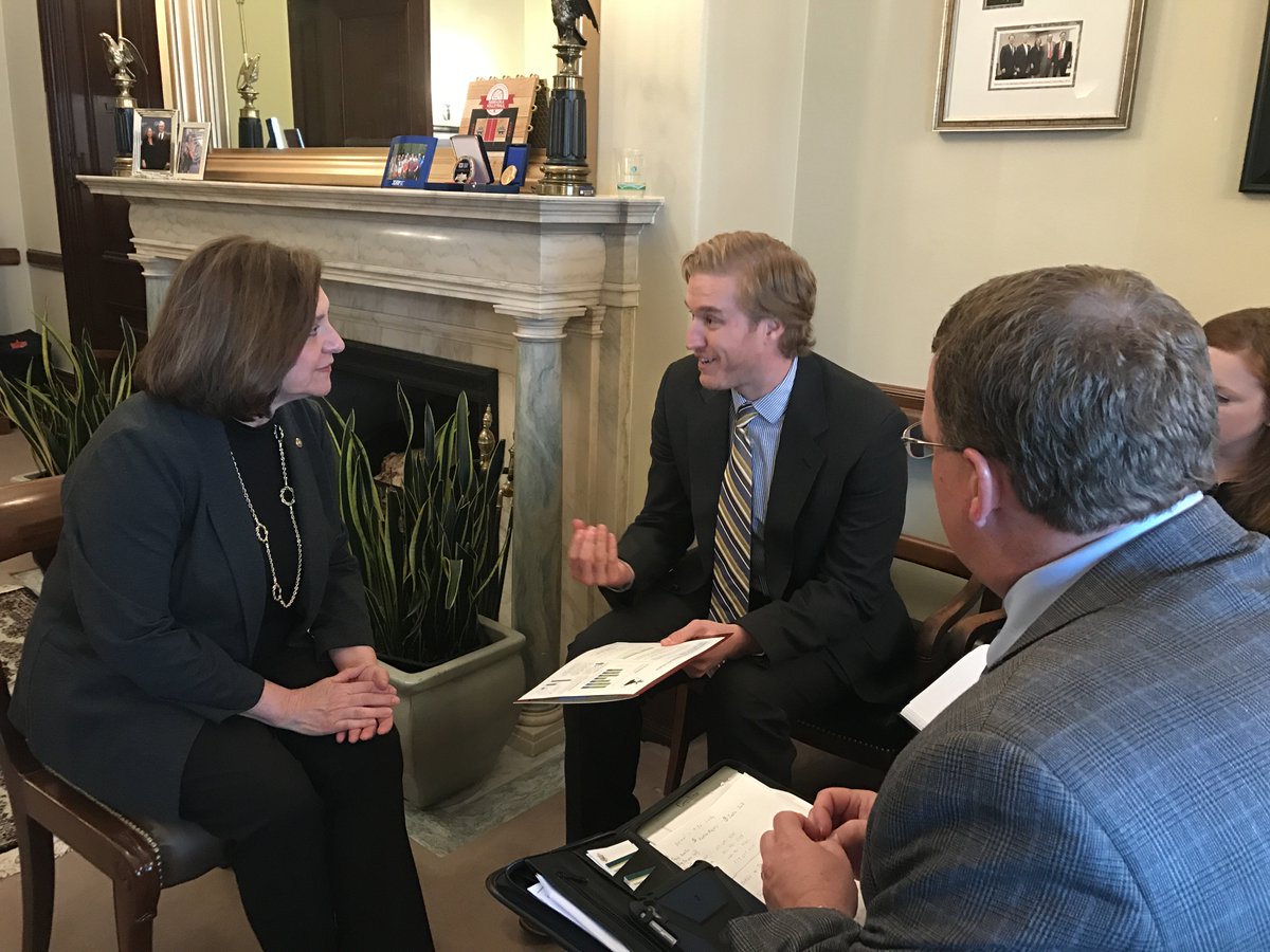 There's still time to apply for 2 funding awards to participate in Congressional Visits Day on March 7-8 in DC. Application deadline is Dec. 5. Learn more and apply here: agronomy.org/science-policy…