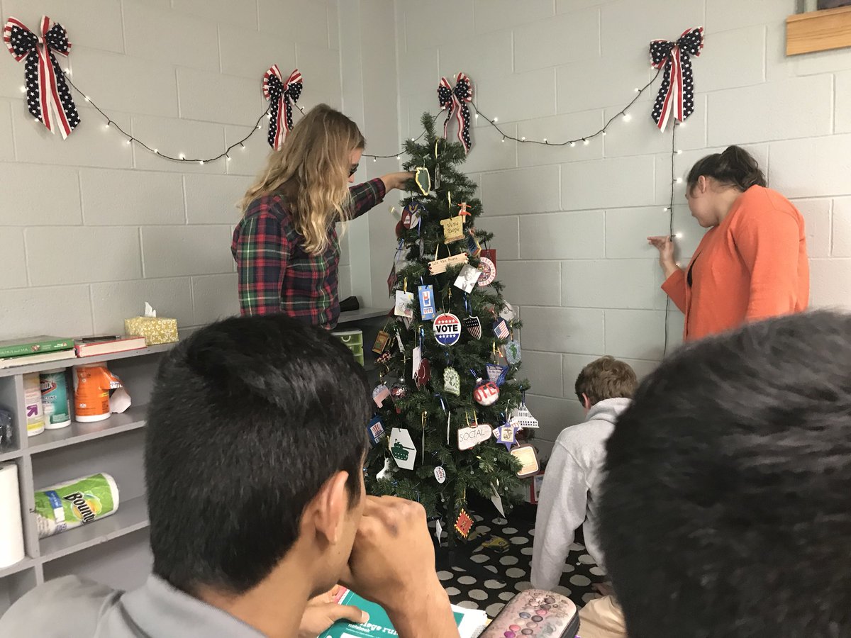 BullerWeaver18's tweet photo. After another Presidential Candidate just so happened to “accidentally bump” into Ms. Glackin’s tree and put it to a slant, Mattie B and Ben We happily volunteered to help out their teacher (of course). https://t.co/ifaVDgdXex
