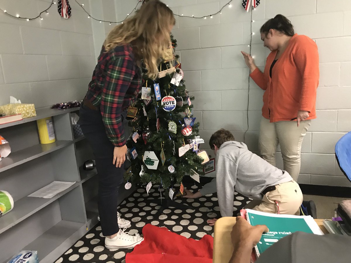 BullerWeaver18's tweet photo. After another Presidential Candidate just so happened to “accidentally bump” into Ms. Glackin’s tree and put it to a slant, Mattie B and Ben We happily volunteered to help out their teacher (of course). https://t.co/ifaVDgdXex