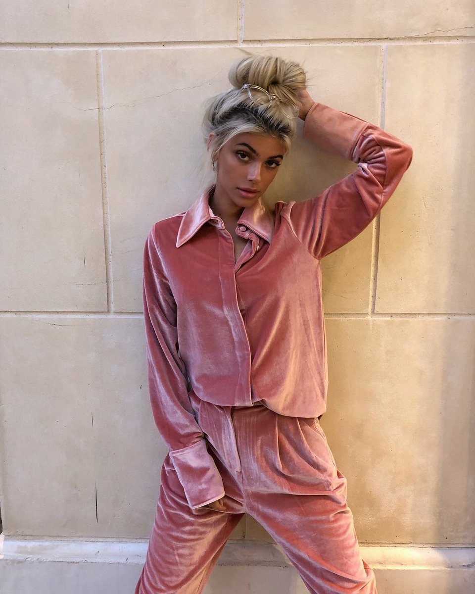 kirabauer_'s tweet image. But you won't see me fall apart 'cause I've got an elastic heart.