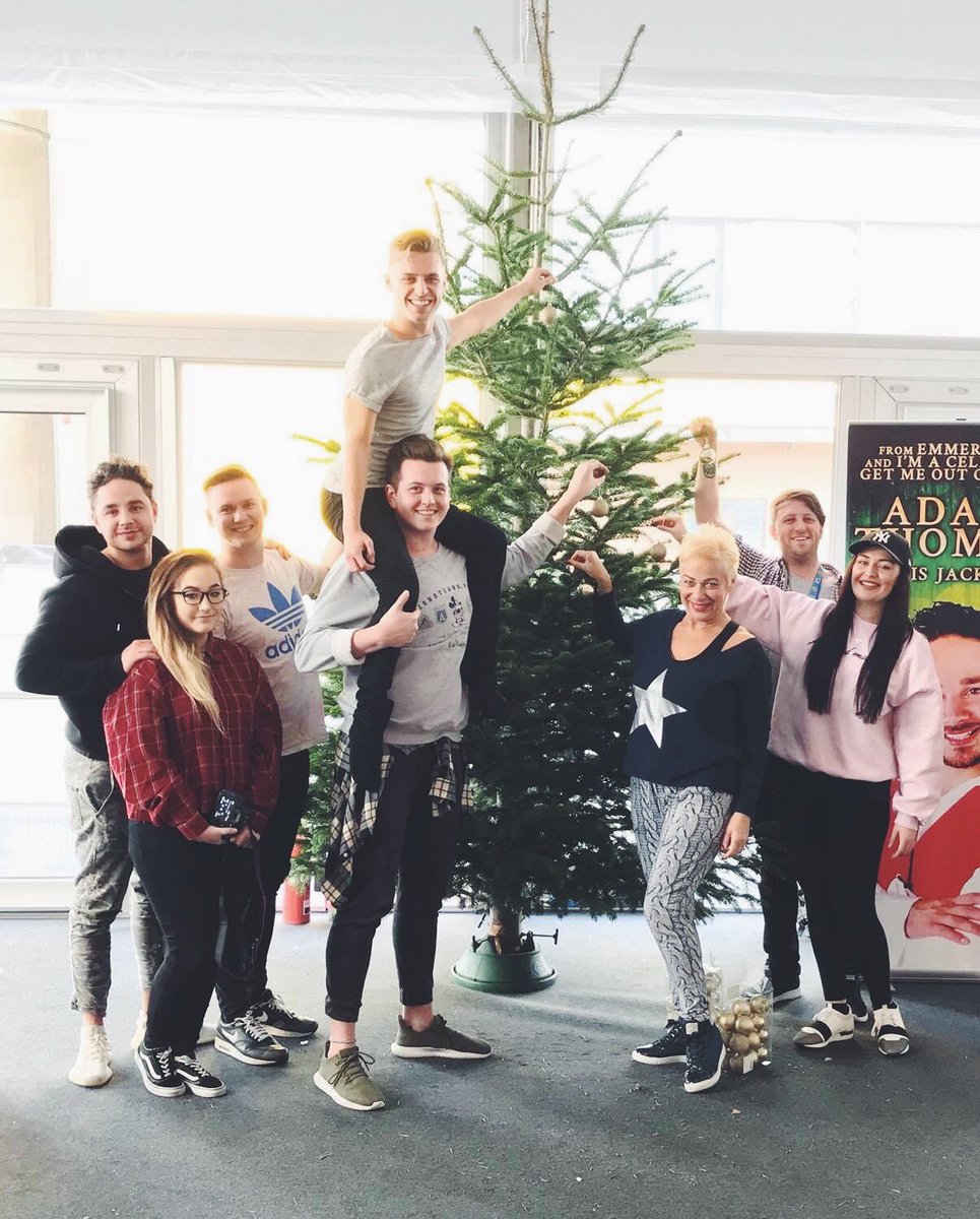 Nicky Flynn On Twitter Day 4 Decorating Our Foyer Christmas