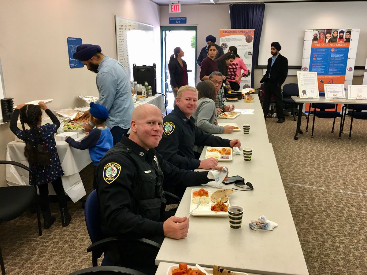 SantaClaraPD's tweet photo. Thank you @joyofsewa for sharing lunch with our Officers in honor of Sikh Awareness and Appreciation month. https://t.co/SzuF29BZQj