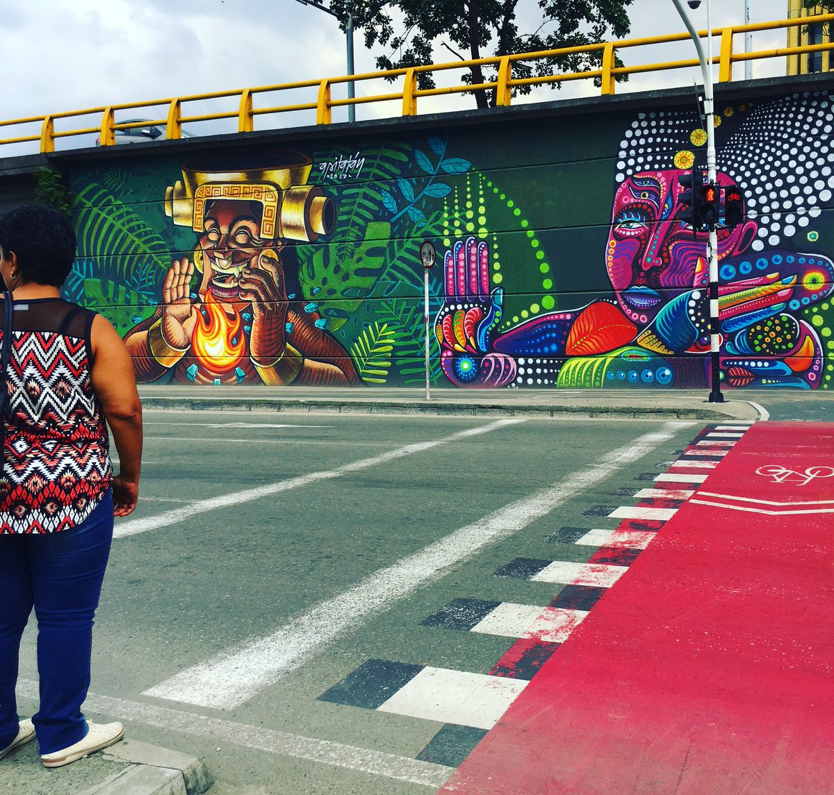hivepublicspace's tweet photo. Colorful #streetlife in #Medellin #Colombia #graffiti #publicspacebuzz https://t.co/LUbQXkGxzJ