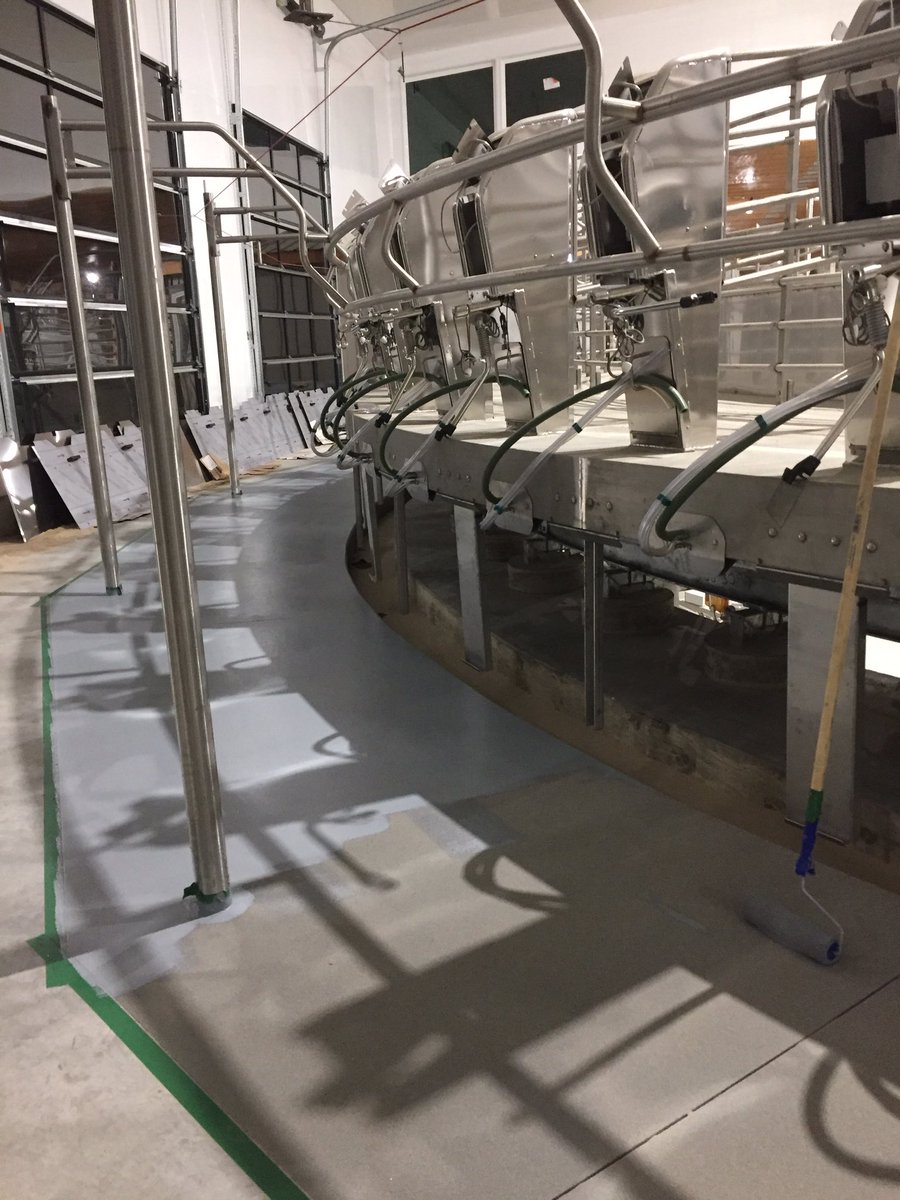khschippers's tweet photo. A couple pics from the 3 layer epoxy coating I installed last weekend @msschippers @SchippersCanada #chemicalresistant #traction #easytoclean https://t.co/JLK92WDZW7