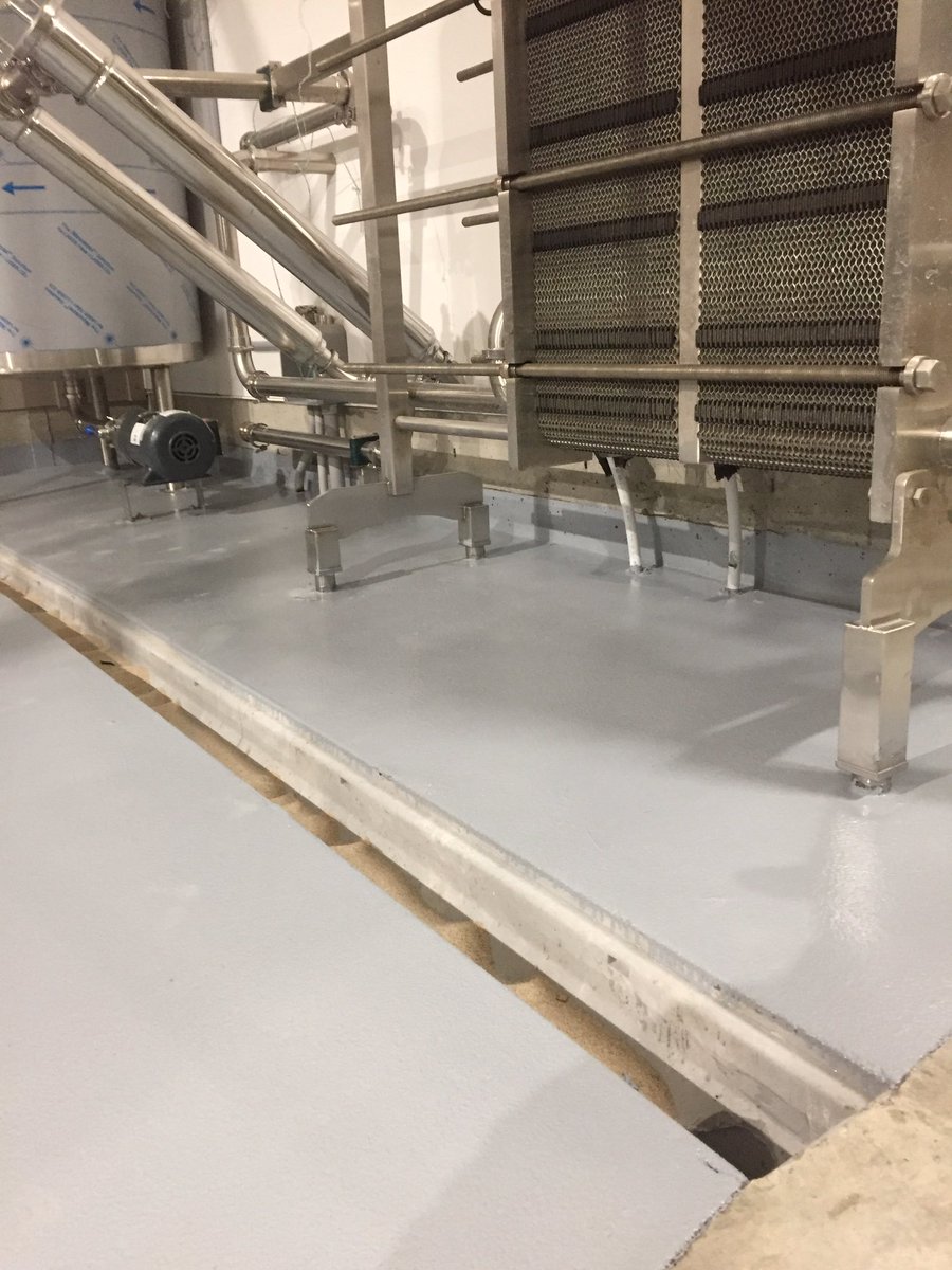 khschippers's tweet photo. A couple pics from the 3 layer epoxy coating I installed last weekend @msschippers @SchippersCanada #chemicalresistant #traction #easytoclean https://t.co/JLK92WDZW7