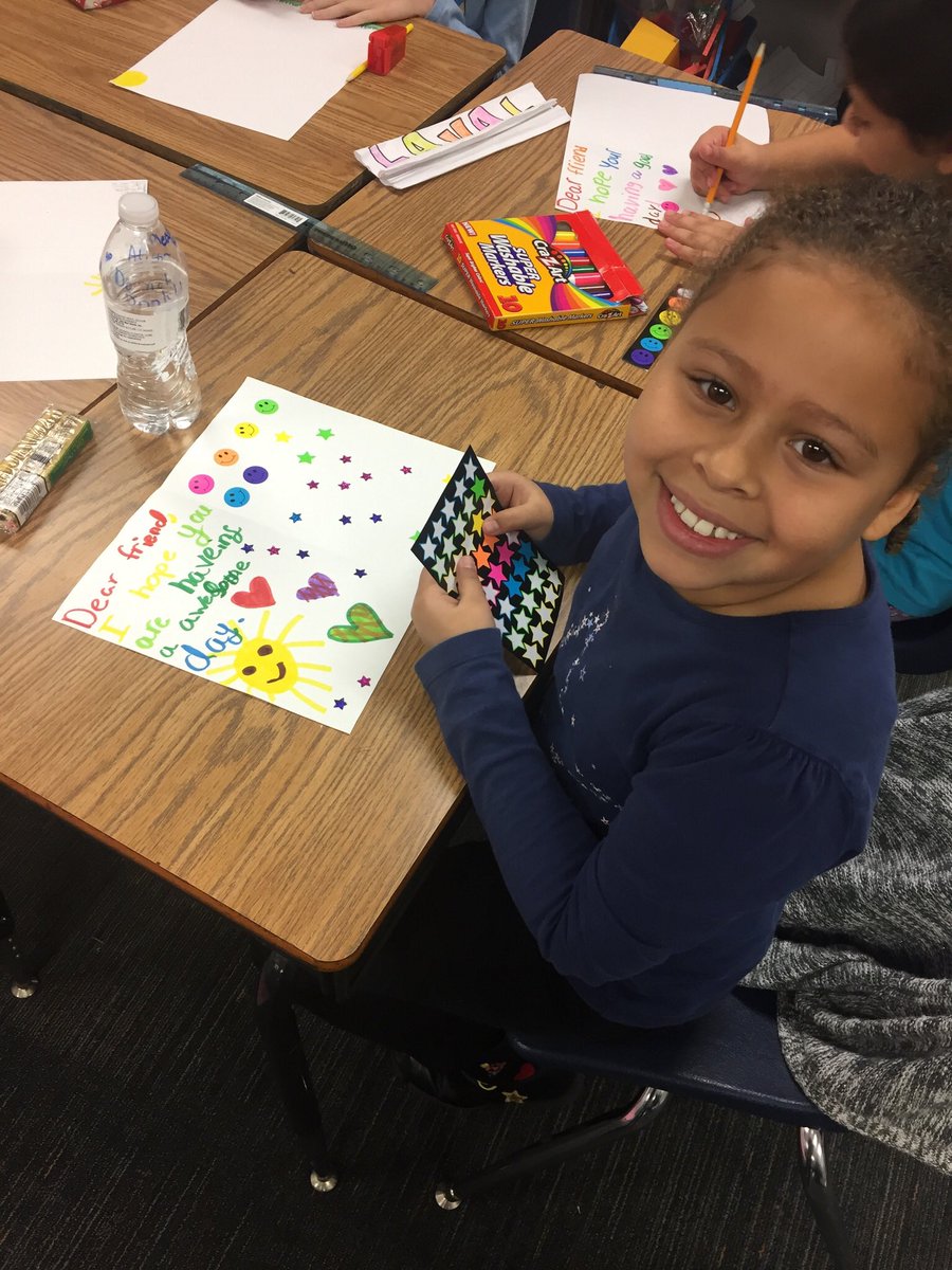 kwagner_npe's tweet photo. We enjoyed writing notes to kids for our H.E.R.O. project! #charactereducation @TexasChildrens @NPERockets https://t.co/ECIzlRKll0