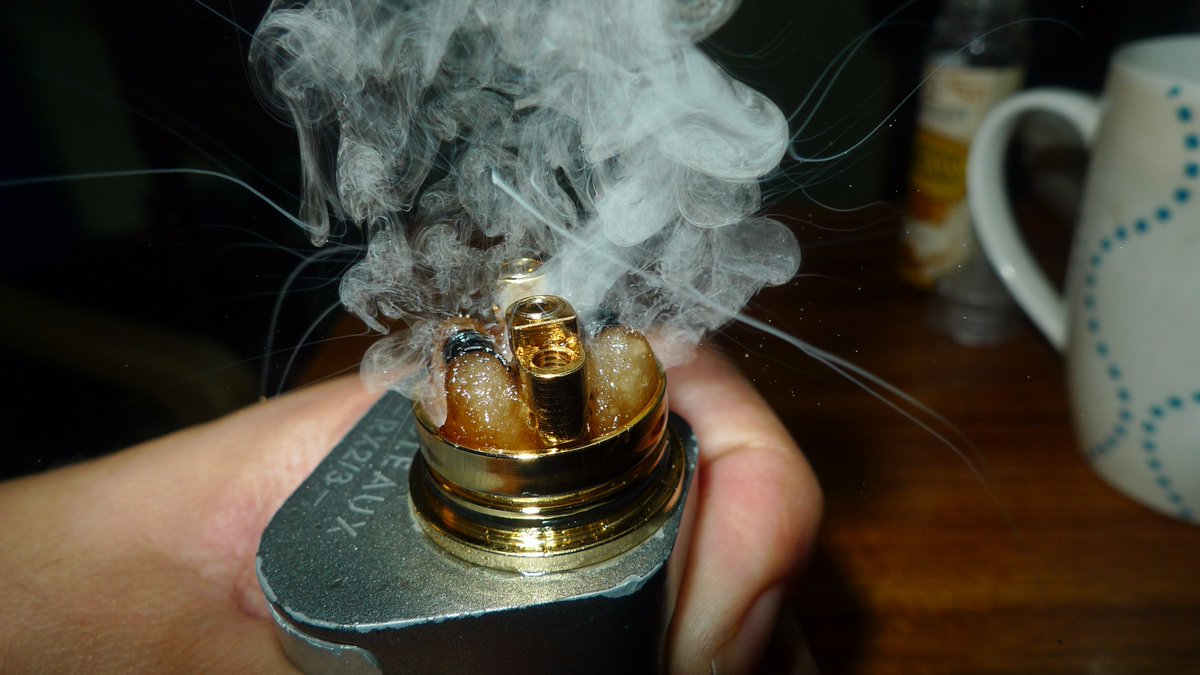 fourbillionthonehundredfirst (@vapeangles) on Twitter photo 