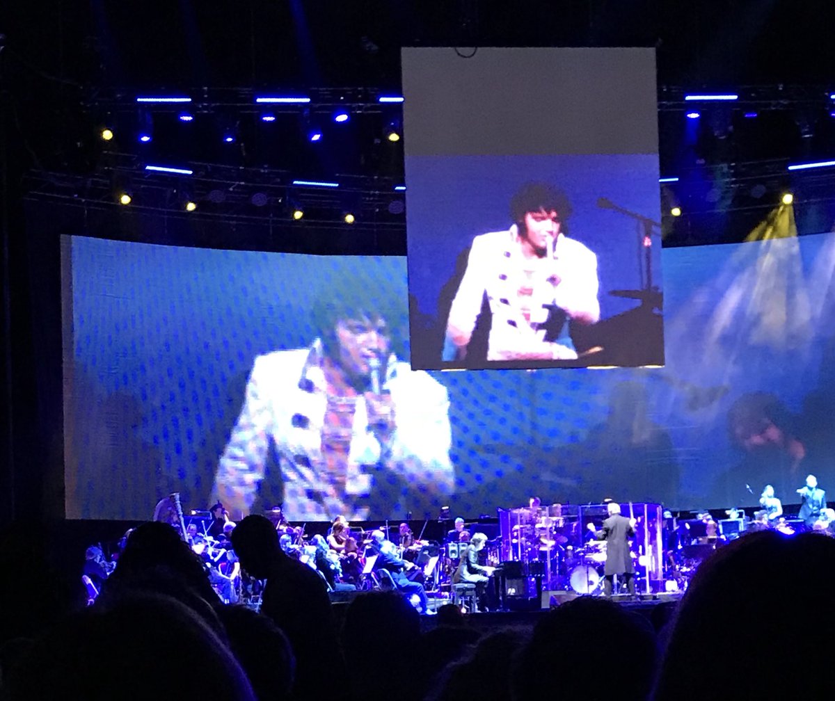 Dolo01's tweet photo. #Elvis2017.#ElvisatTheO2.#ElvisJustPretend https://t.co/5Gzd0FwjhE