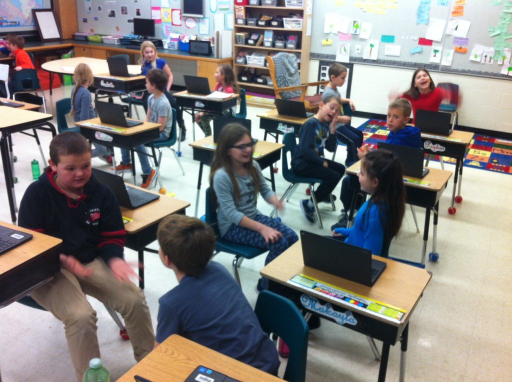 jrswanster's tweet photo. @horizonsd205 @QuillLakeSchool Gr3/4E Students discuss "Good writing is hard work!" @Storybird https://t.co/gT1X7niJ21